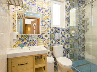 Гостевой дом Вилла Корсика Саки Улучшенный семейный номер-4