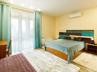 Гостевой дом Вилла Корсика Саки Стандартный трехместный номер-1